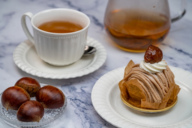 秋のモンブランと紅茶