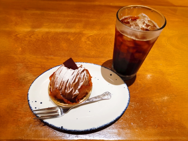 夏のモンブランとアイスコーヒー