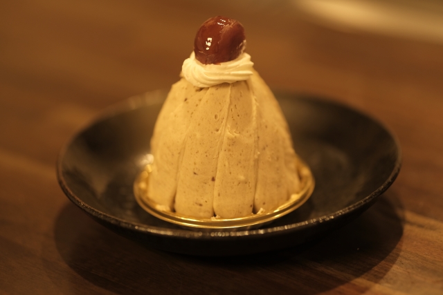 山の形を模したモンブラン