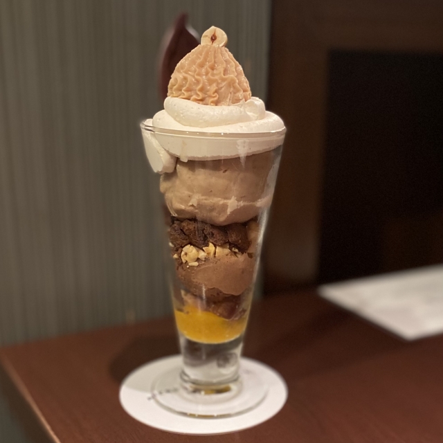 層になっているモンブランパフェ