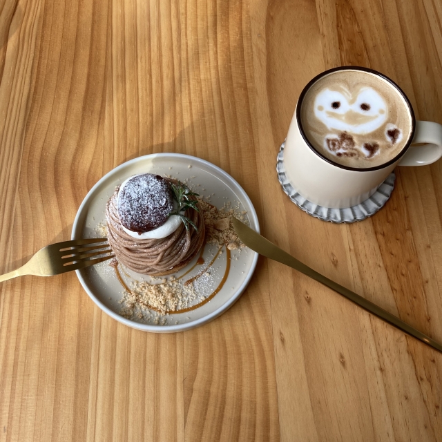 モンブランとカフェラテ