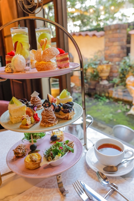 モンブランケーキと紅茶のアイキャッチ画像