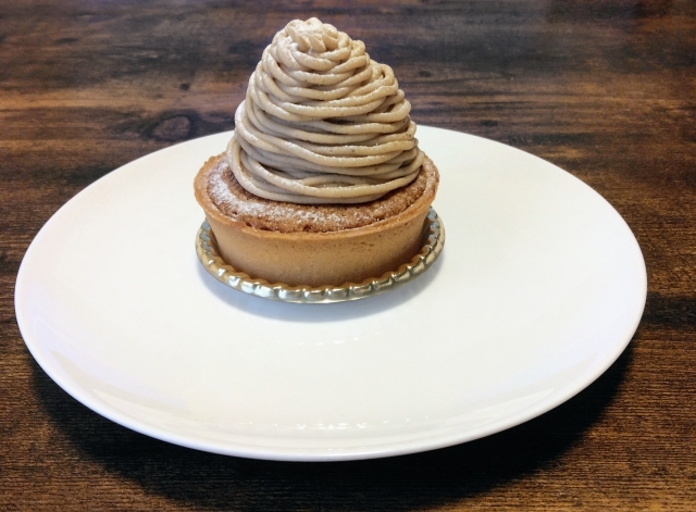 土台がタルトのモンブランケーキ