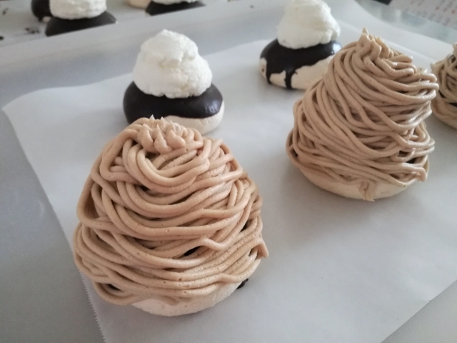 メレンゲを使ったモンブランと焼きメレンゲ